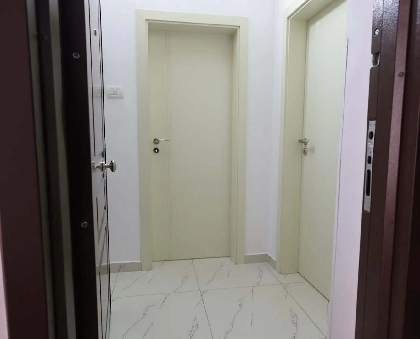 Nevi Apartment ティラナ アルバニア